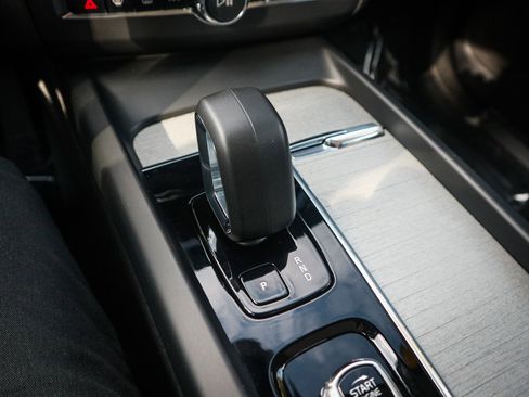 Used 2025 Volvo XC60 B5 Plus w/ Climate Package image 23