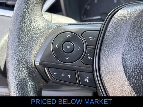 Used 2025 Toyota Corolla LE FWD image 12