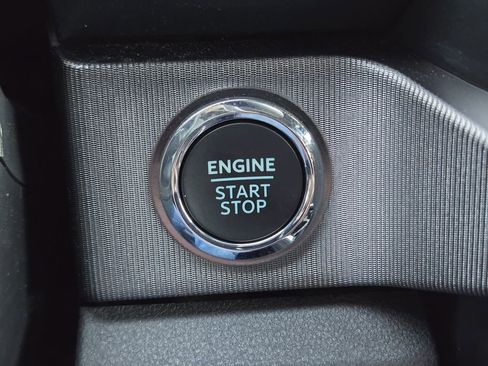 Used 2024 Ford F250 Platinum w/ FX4 Off-Road Package image 25