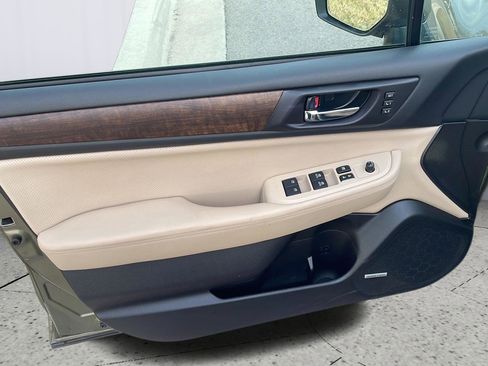 Used 2016 Subaru Outback 2.5i Limited image 18