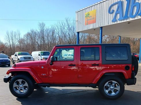 Used 2018 Jeep Wrangler Unlimited Sahara w/ Connectivity Group image 33