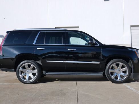 Used 2020 Cadillac Escalade Luxury image 14