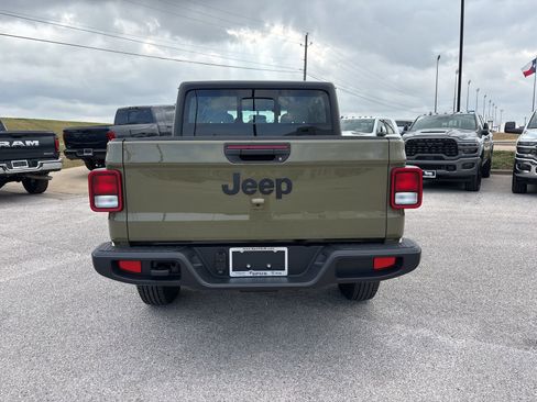 New 2026 Jeep Gladiator Sport image 4