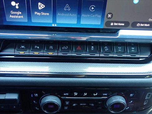 Used 2022 Chevrolet Silverado 1500 ZR2 w/ Technology Package AWD/4WD image 18