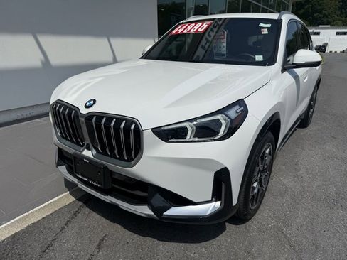 Used 2025 BMW X1 xDrive28i w/ Technology Package image 3