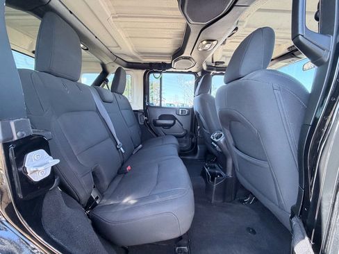 Used 2019 Jeep Wrangler Unlimited Sport S image 21