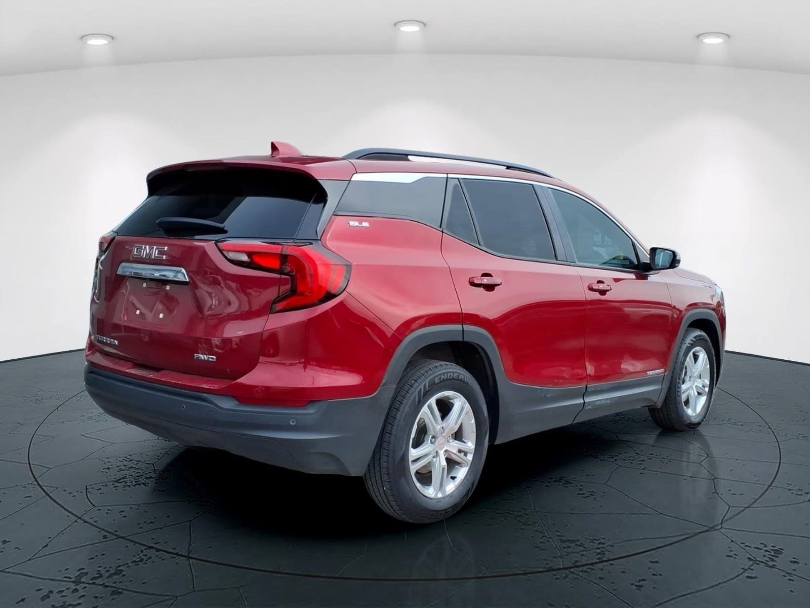 Used 2019 GMC Terrain SLE w/ Driver Convenience Package AWD/4WD image 3