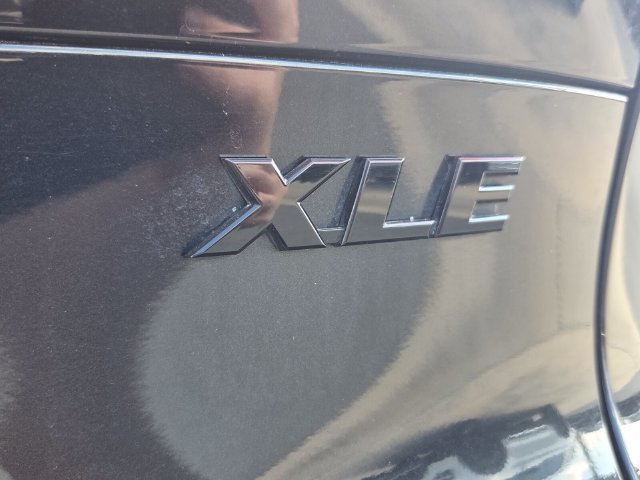 Used 2023 Toyota Venza Nightshade AWD/4WD image 11