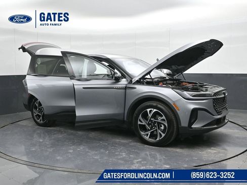 New 2025 Lincoln Nautilus Premier w/ Equipment Group 102A image 53