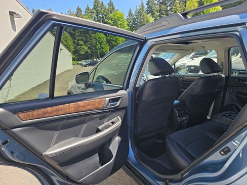 Used 2018 Subaru Outback 3.6R Limited w/ 50th Anniversary Edition AWD/4WD image 18