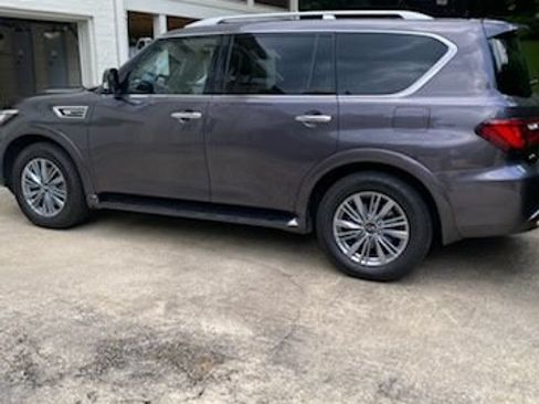 Certified 2023 INFINITI QX80 Luxe w/ All-Season Package AWD/4WD image 4