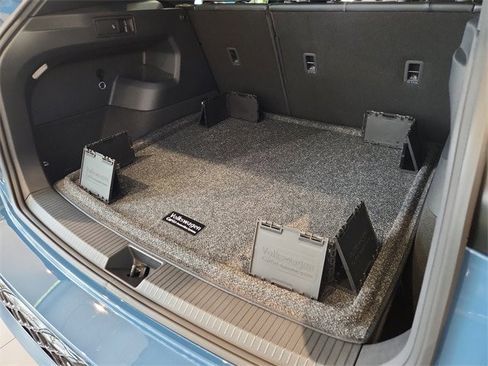 New 2026 Volkswagen Tiguan SE R-Line image 30