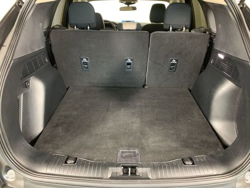 Used 2020 Ford Escape SE image 13