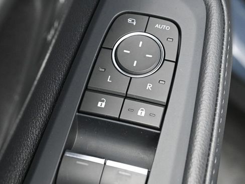 Certified 2025 Toyota Grand Highlander AWD image 14