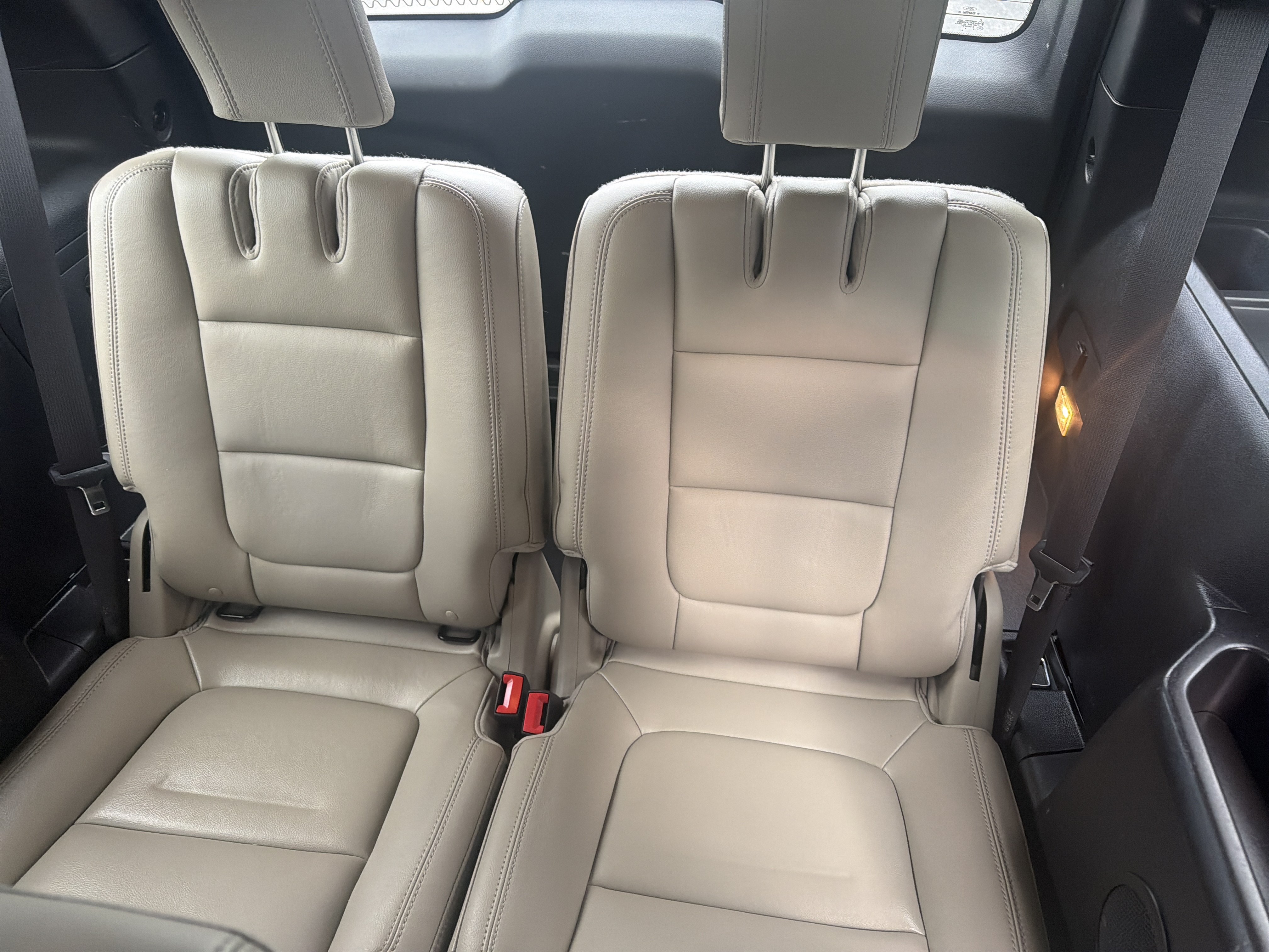 Used 2014 Ford Explorer XLT w/ Equipment Group 202A AWD/4WD image 15