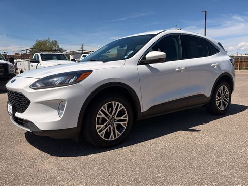 Used 2022 Ford Escape SEL AWD/4WD image 3