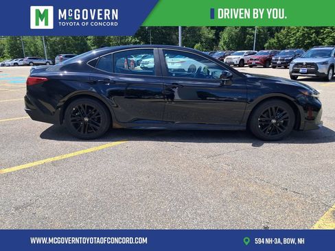 Used 2025 Toyota Camry SE w/ Convenience Package FWD image 7