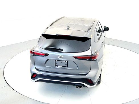 New 2026 Toyota Highlander XSE image 13