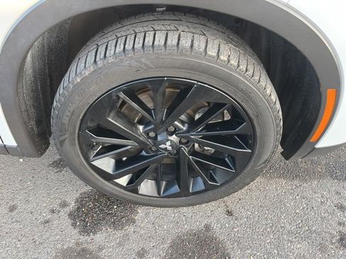 Used 2023 Mitsubishi Outlander SE Black Edition image 18