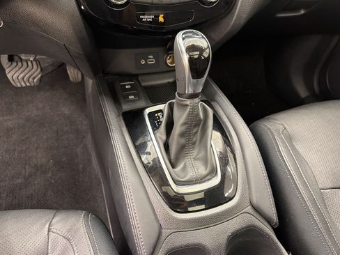 Used 2020 Nissan Rogue SL w/ Premium Package FWD image 16