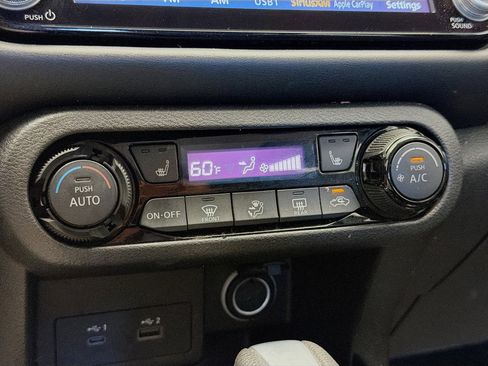 Used 2023 Nissan Kicks SR w/ SR Premium Package FWD image 10