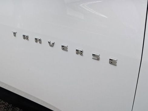 Used 2023 Chevrolet Traverse LT image 23