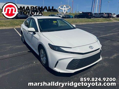 Certified 2025 Toyota Camry LE image 1