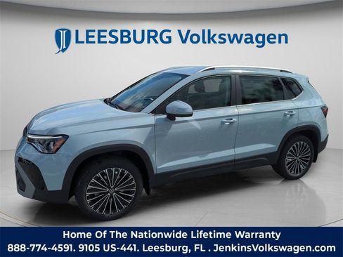 New 2026 Volkswagen Taos SE image 13