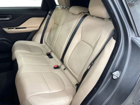 Used 2018 Jaguar F-PACE Premium image 14