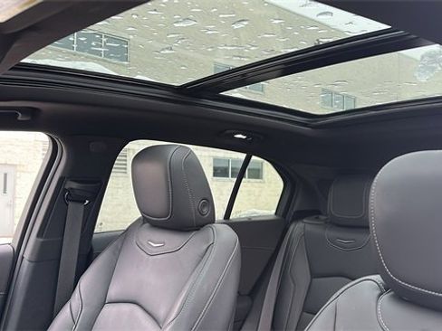 Used 2024 Cadillac XT4 Premium Luxury image 27