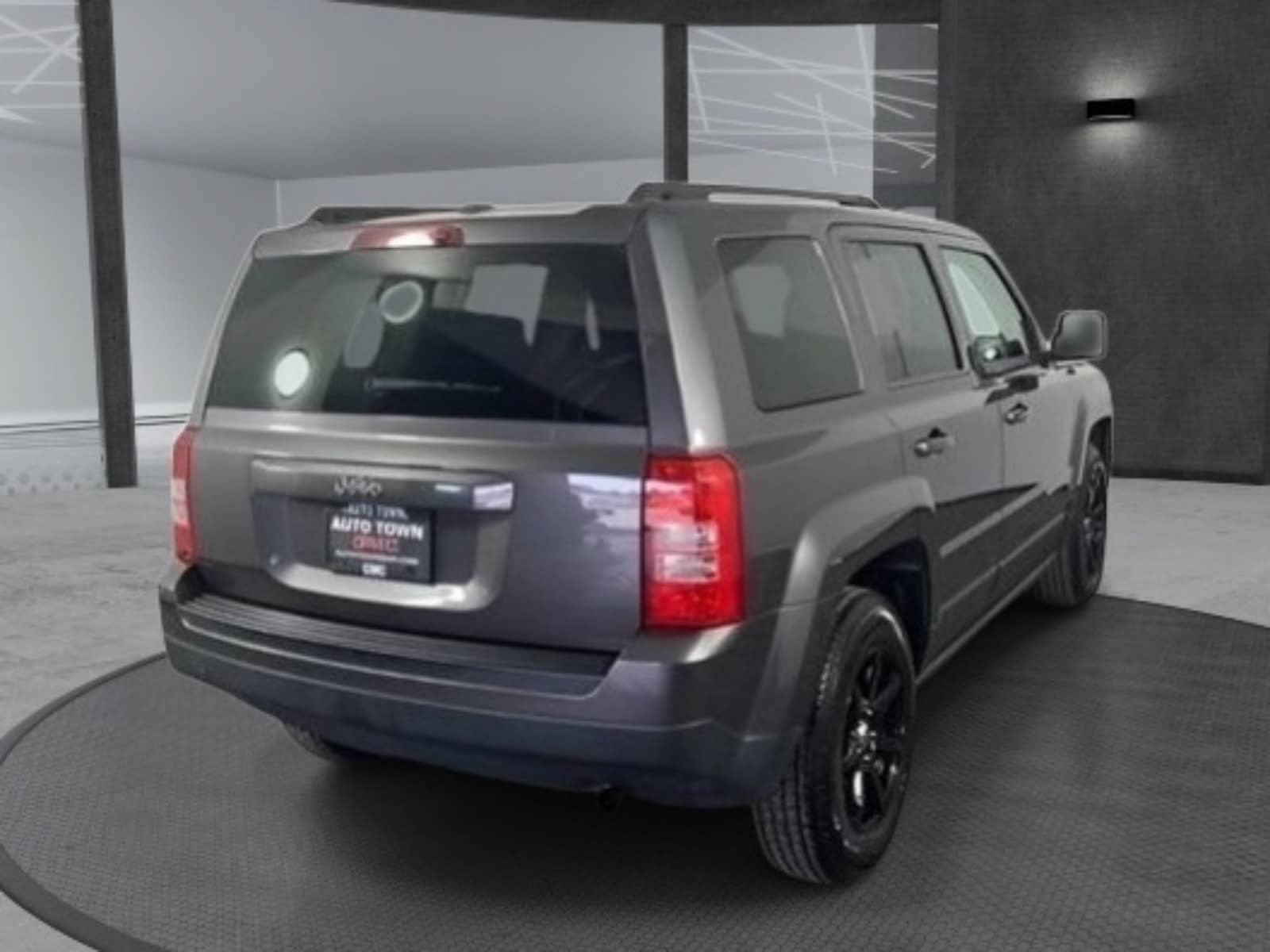 Used 2017 Jeep Patriot Sport w/ Power Value Group FWD image 4