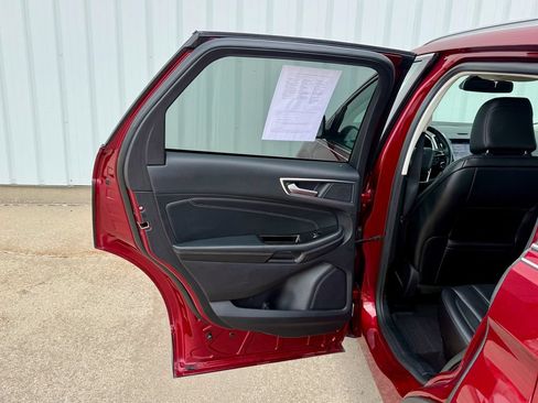 Used 2019 Ford Edge Titanium w/ Cold Weather Package FWD image 15