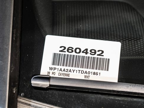 Certified 2026 Porsche Cayenne AWD/4WD image 28