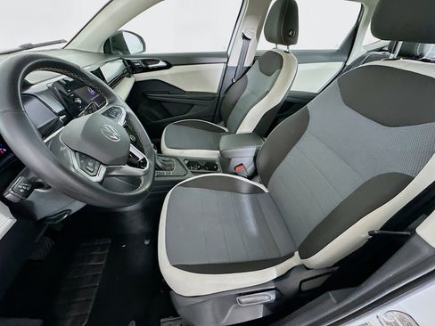 Used 2025 Volkswagen Taos S image 13