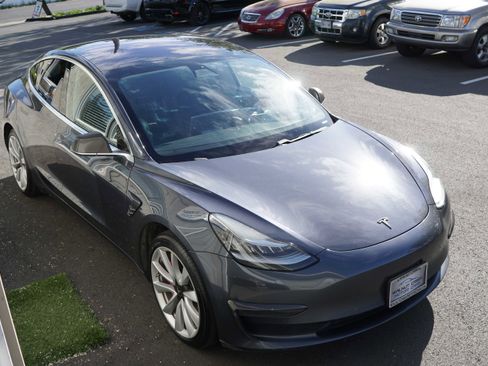 Used 2018 Tesla Model 3 Long Range image 8