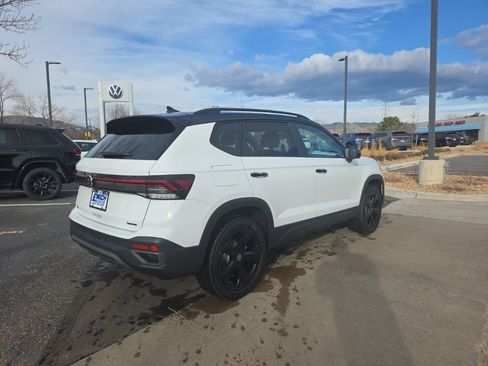 New 2026 Volkswagen Taos SE AWD/4WD image 5