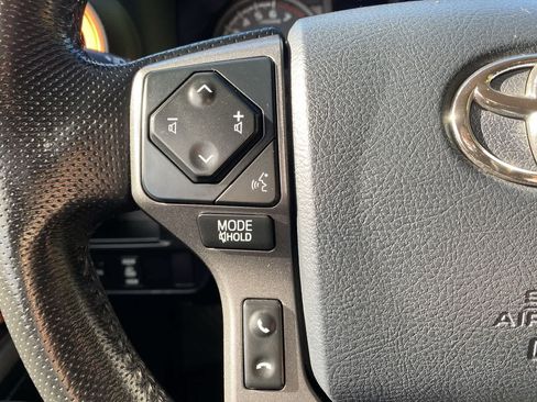 Used 2016 Toyota Tacoma TRD Sport w/ Towing Package AWD/4WD image 20