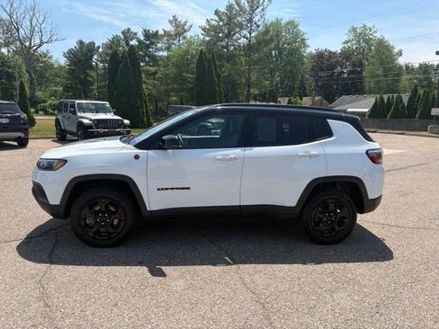 Used 2023 Jeep Compass Trailhawk AWD/4WD image 2