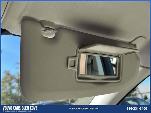 Used 2025 Volvo XC60 T8 Plus image 33