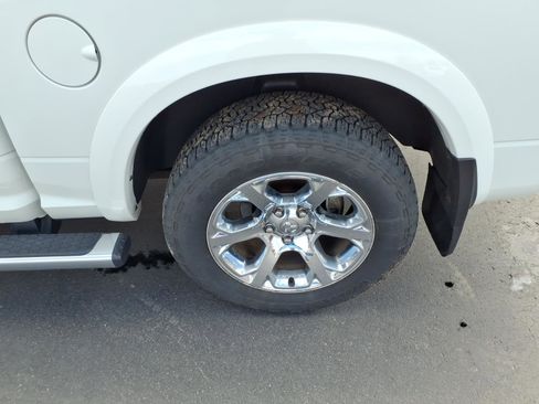 Used 2017 RAM 1500 Laramie w/ Convenience Group AWD/4WD image 21