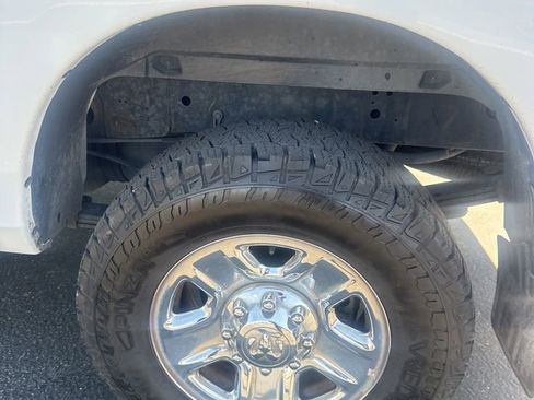 Used 2017 RAM 3500 SLT RWD image 9