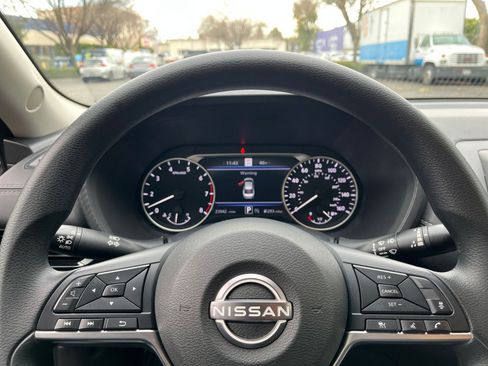 Used 2025 Nissan Sentra SV image 25