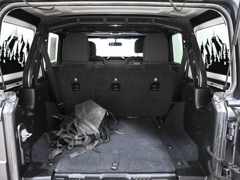 Used 2019 Jeep Wrangler Unlimited Sport S AWD/4WD image 22