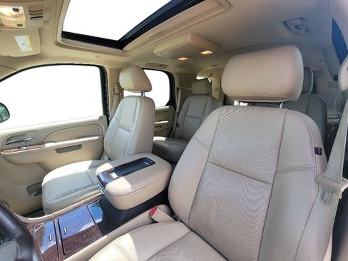 Used 2014 Cadillac Escalade Premium AWD/4WD image 14