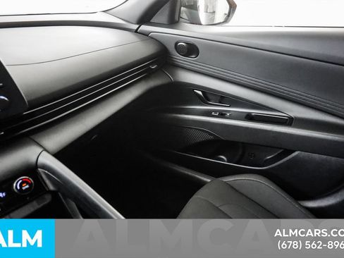Used 2025 Hyundai Elantra Sport FWD image 38