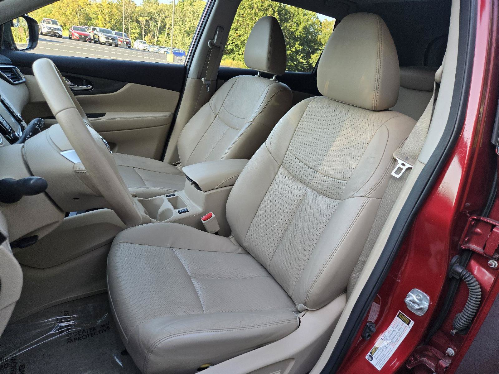 Used 2015 Nissan Rogue SL w/ SL Premium Package FWD image 13