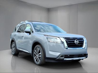 New 2025 Nissan Pathfinder Platinum w/ Cargo Package