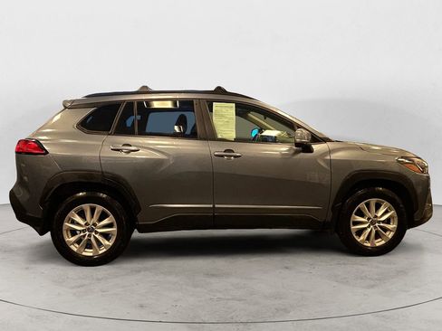 Used 2023 Toyota Corolla Cross LE image 6