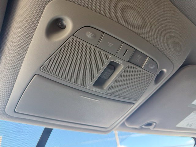Used 2016 Nissan Rogue SV w/ SV Moonroof Package AWD/4WD image 9