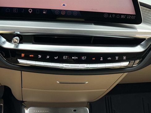 Certified 2026 Cadillac Lyriq Signature Luxury AWD/4WD image 15